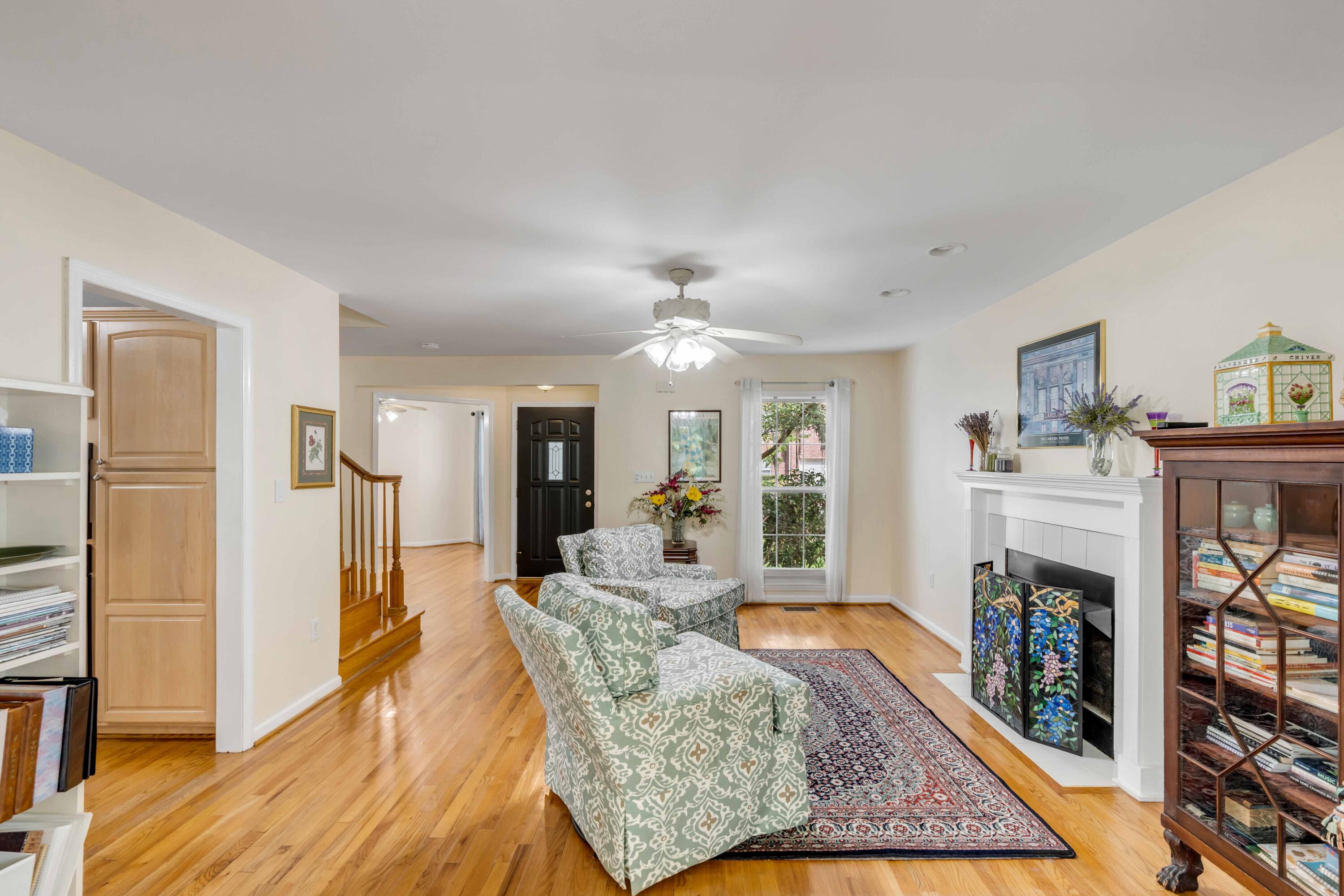 1344 Woodlock Road Mount Pleasant, SC 29464 - Photo 8 of 42 DSC00368