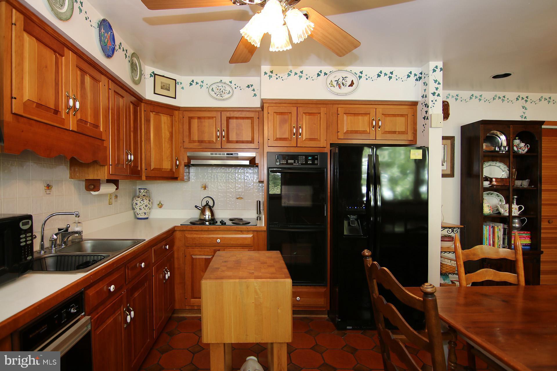 10931 Riverview Road Fort Washington, MD 20744 - Photo 6 of 24 Kitchen