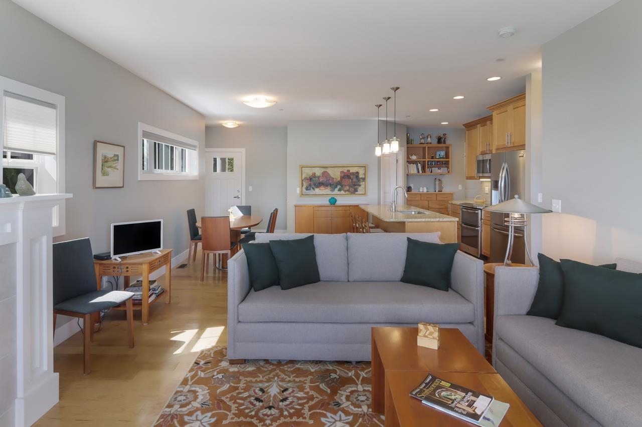 991 Lake Ridge Drive Traverse City, MI 49684 - Photo 18 of 65 1915834-17.JPG