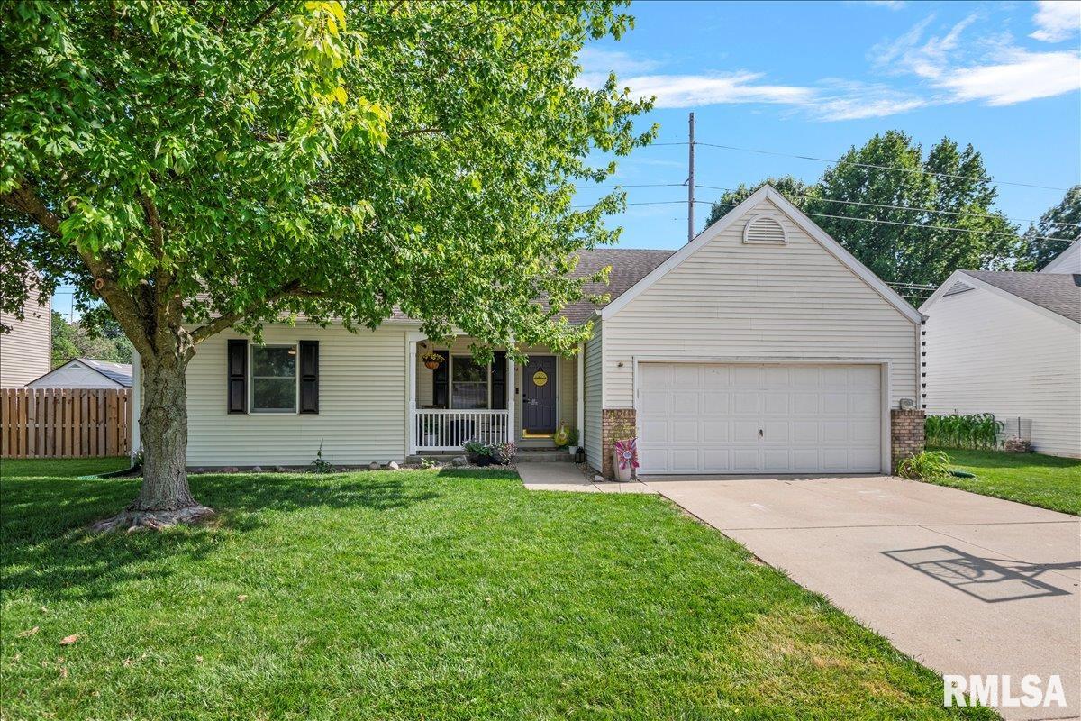 3824 Viking Boulevard Springfield, IL 62712 - Photo 1 of 37