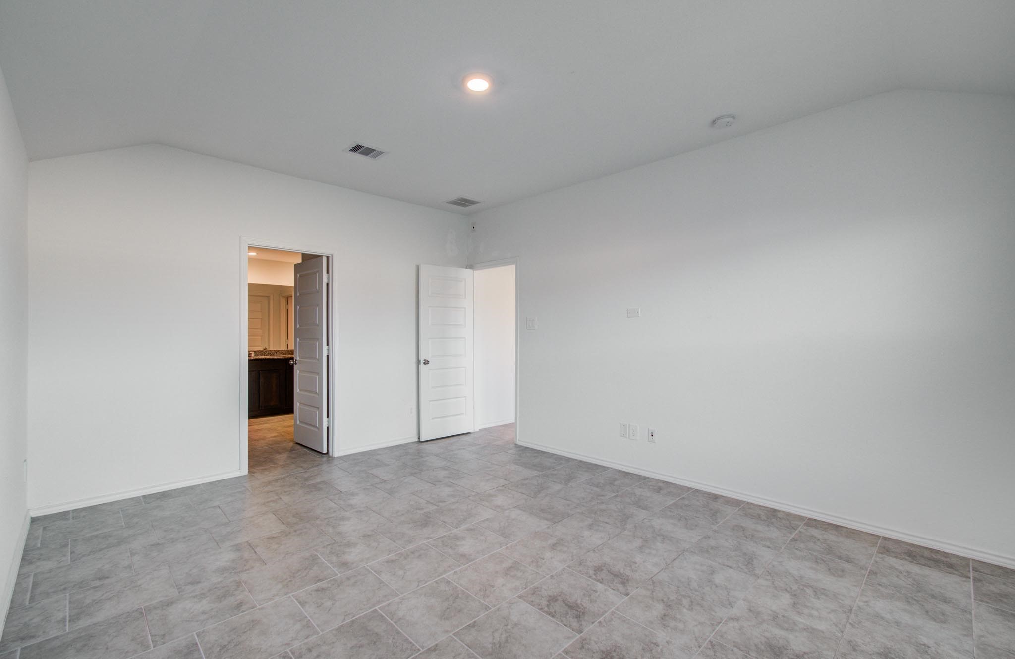 7527 Cynomys Court Rosharon, TX 77583 - Photo 20 of 29 Primary Bedroom