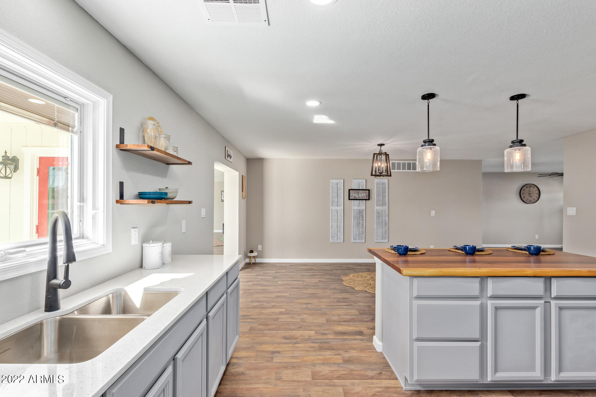13002 North 28th Place Phoenix, AZ 85032 - Photo 7 of 28 0016-16 - 28th