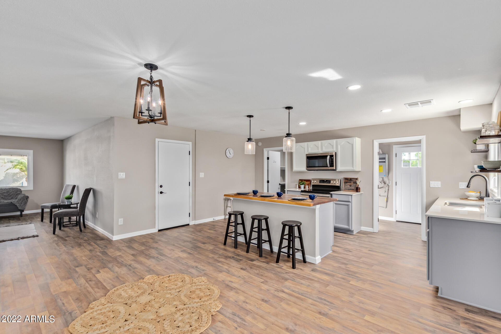 13002 North 28th Place Phoenix, AZ 85032 - Photo 8 of 28 0014-14 - 28th
