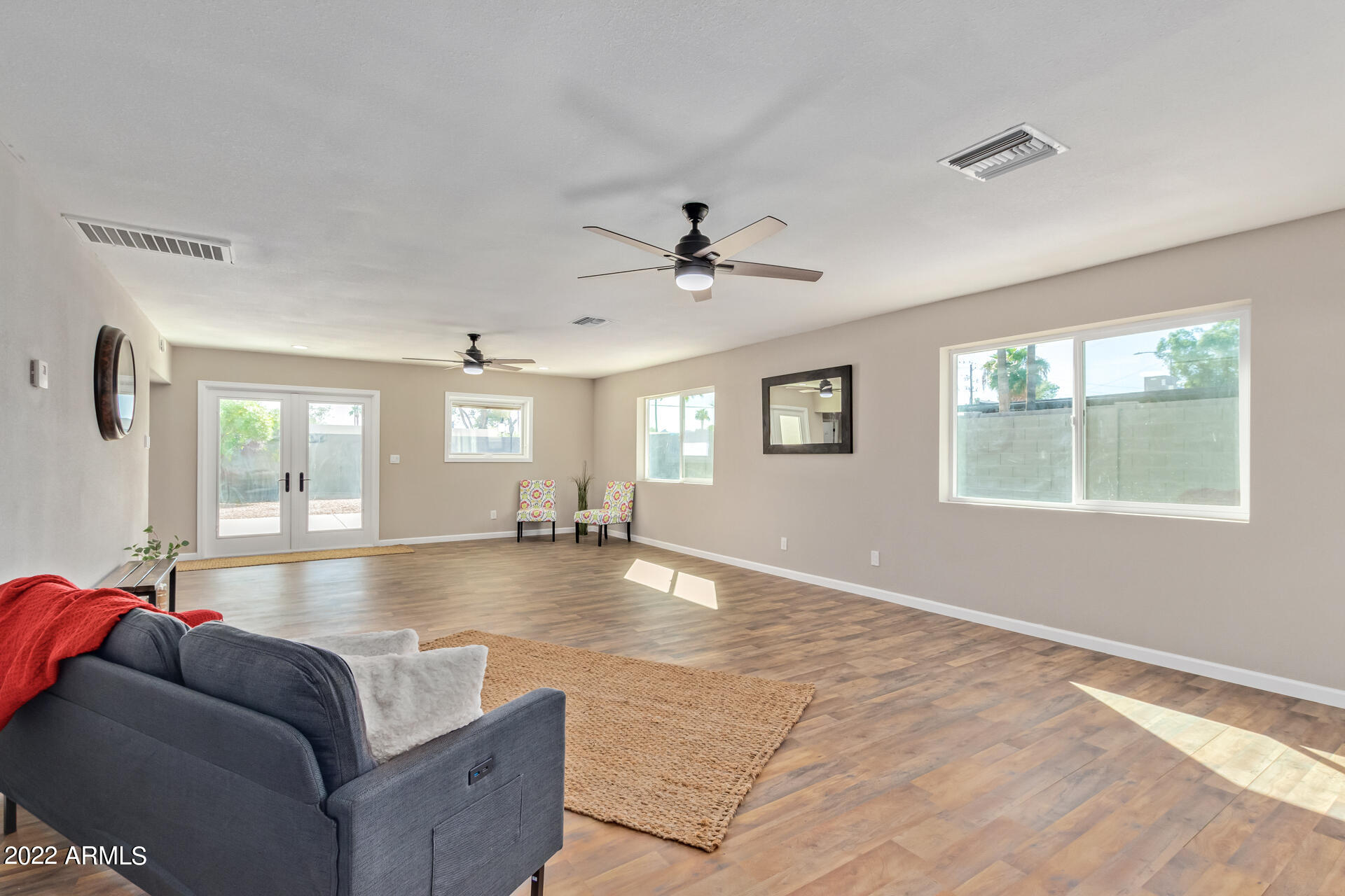 13002 North 28th Place Phoenix, AZ 85032 - Photo 9 of 28 0011-11 - 28th