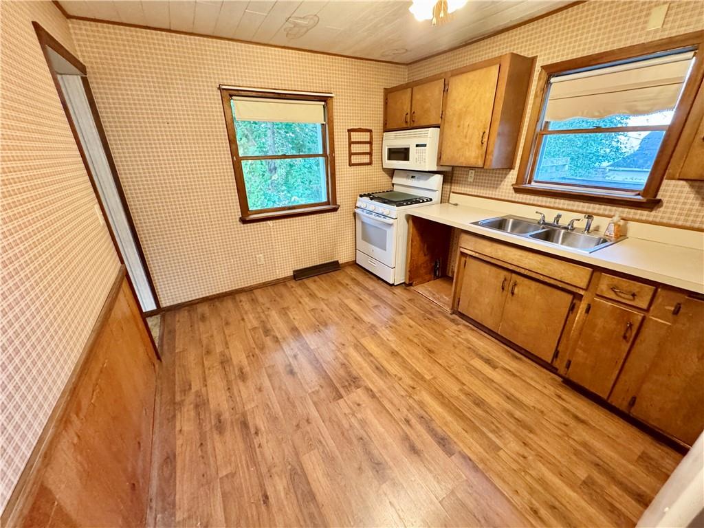 502 1st Street Apollo, PA 15613 - Photo 6 of 40
