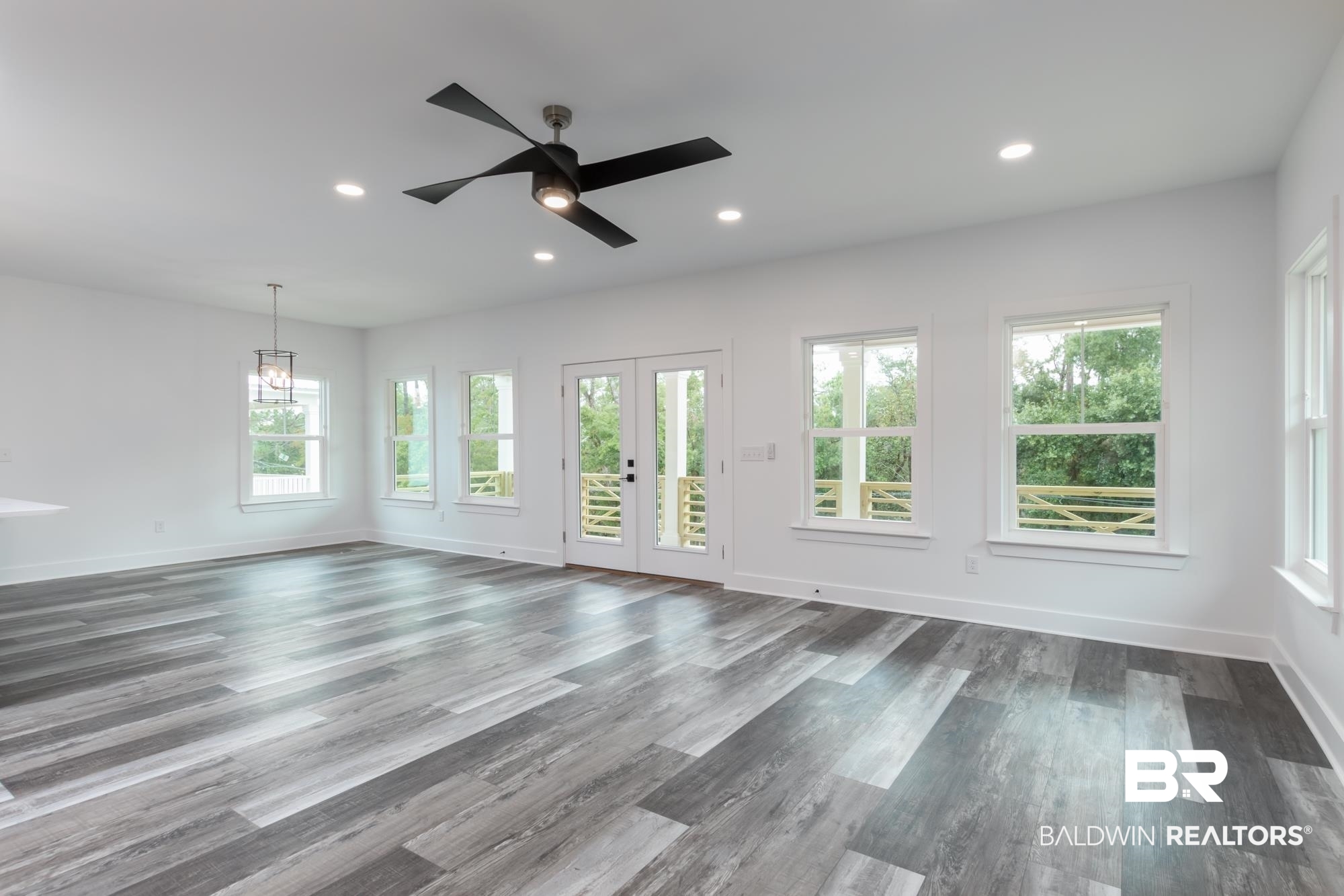 5303 Pine Road Orange Beach, AL 36561 - Photo 6 of 45 Living Room