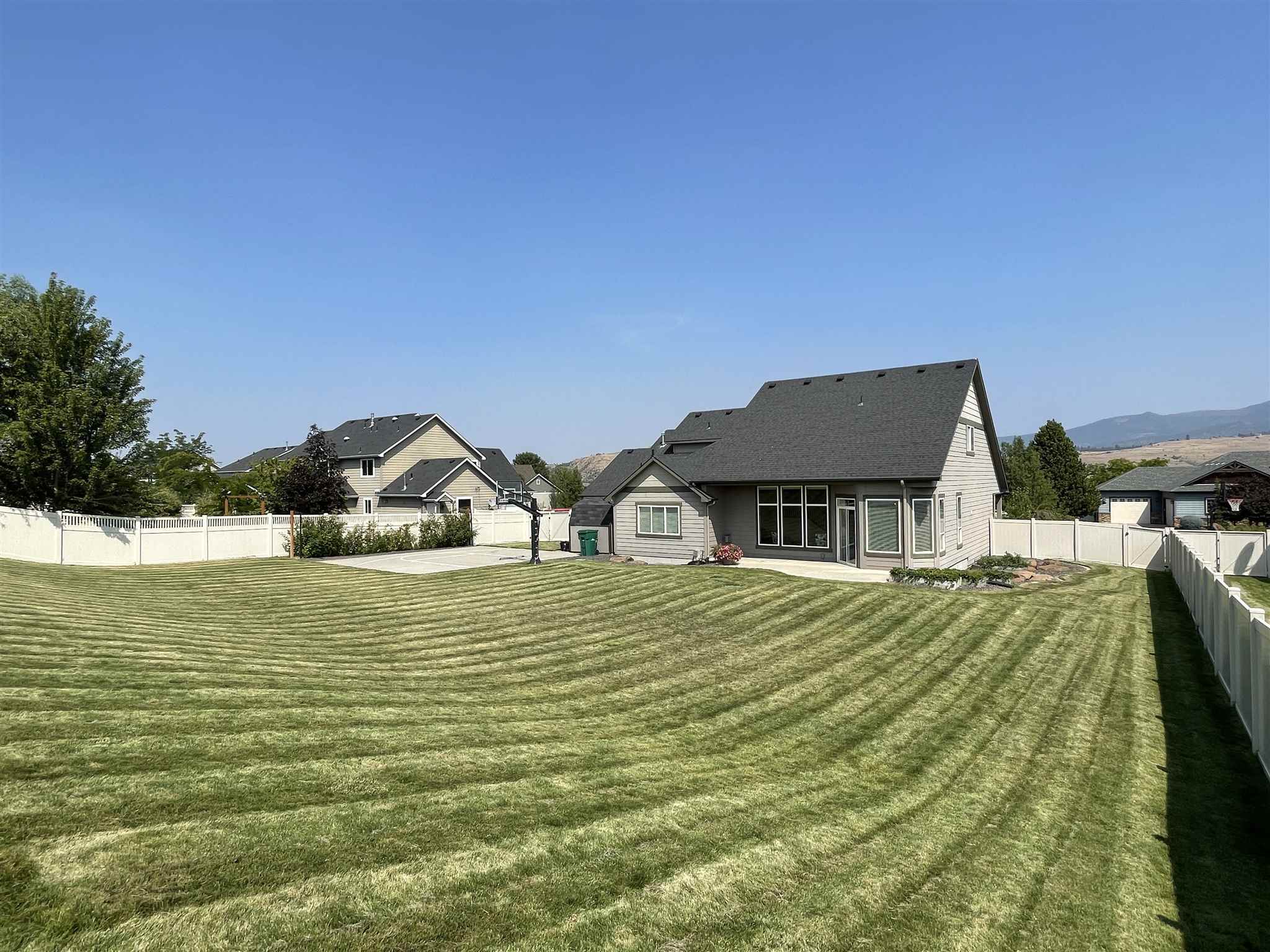 2206 South Meadowview Road Greenacres, WA 99016 - Photo 23 of 30
