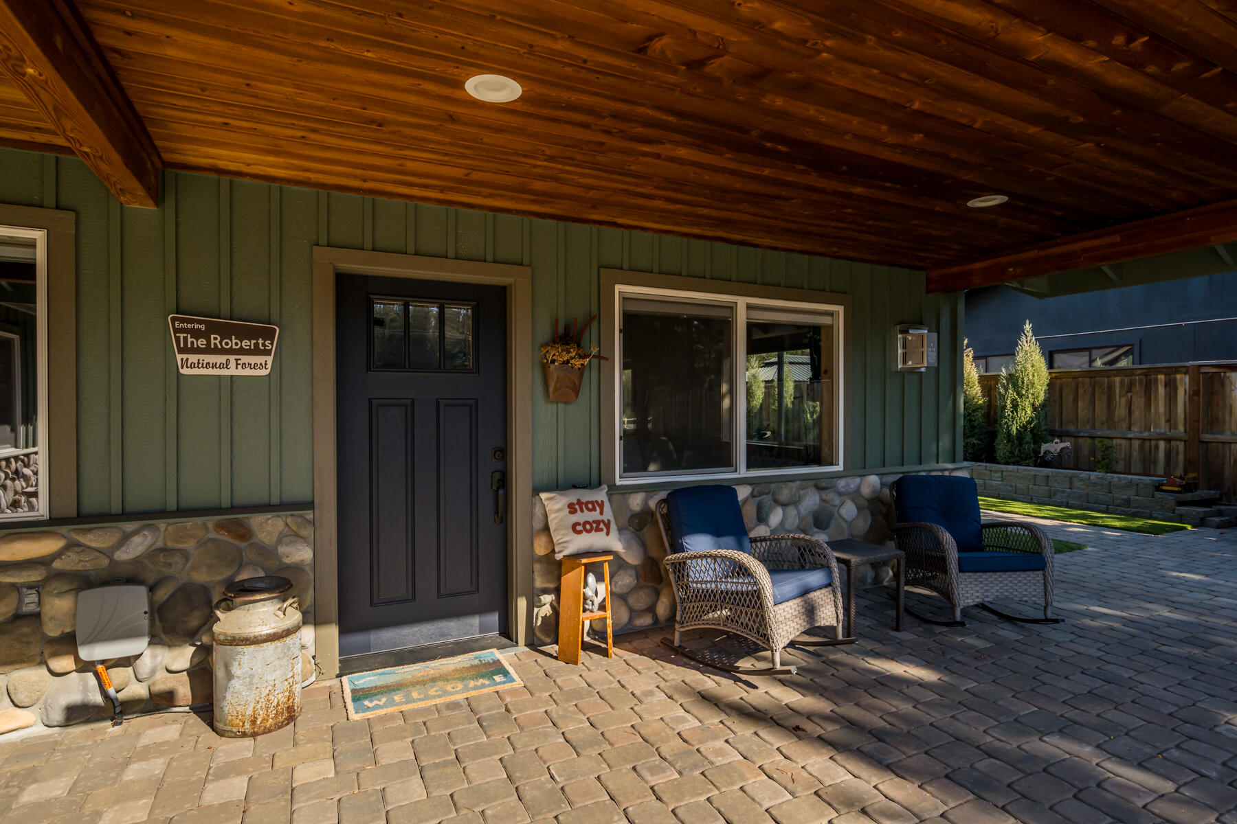17246 Tholstrup Road Bend, OR 97707 - Photo 9 of 55 Front Entrance
