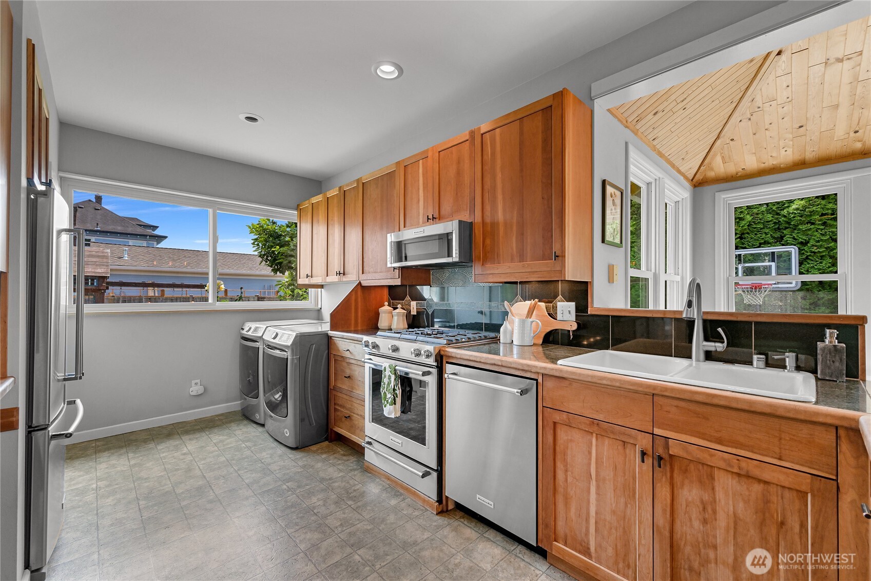 2600 Hampton Place Bellingham, WA 98225 - Photo 13 of 38