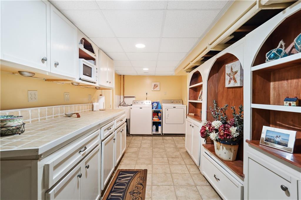 261 Ridge Avenue Pittsburgh, PA 15221 - Photo 22 of 25 a kitchen with lots of counter top space