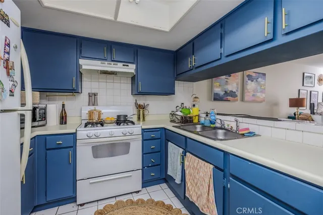 $485,000 | 1237 East 6th Street, Unit 110, Long Beach, CA 90802