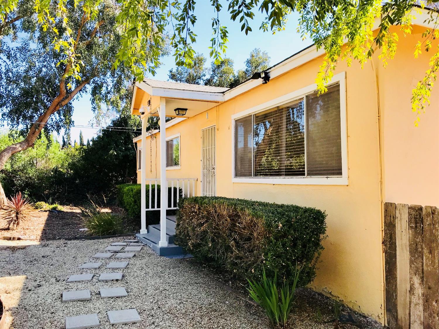 160 Grapevine Road Oak View, CA 93022 - Photo 1 of 35 a front view of a house with a yard