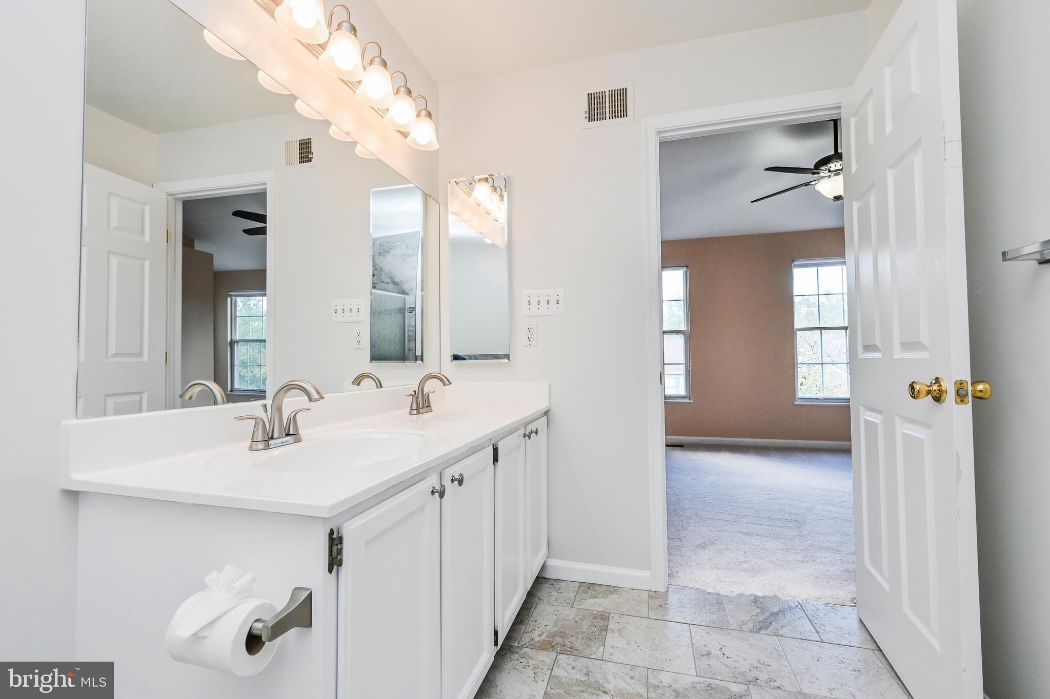 43469 Postrail Square Ashburn, VA 20147 - Photo 22 of 41