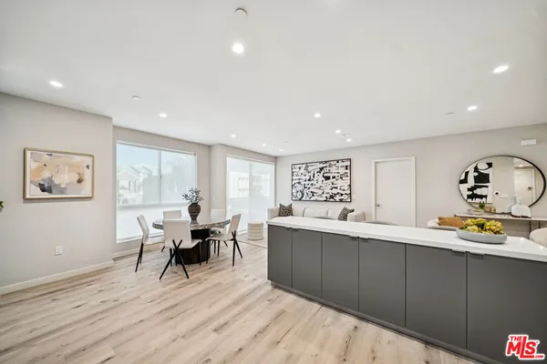 $5,170 | 1051 South Corning Street, Unit 204, Los Angeles, CA 90035