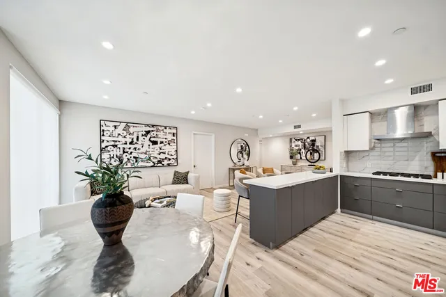 $5,170 | 1051 South Corning Street, Unit 204, Los Angeles, CA 90035