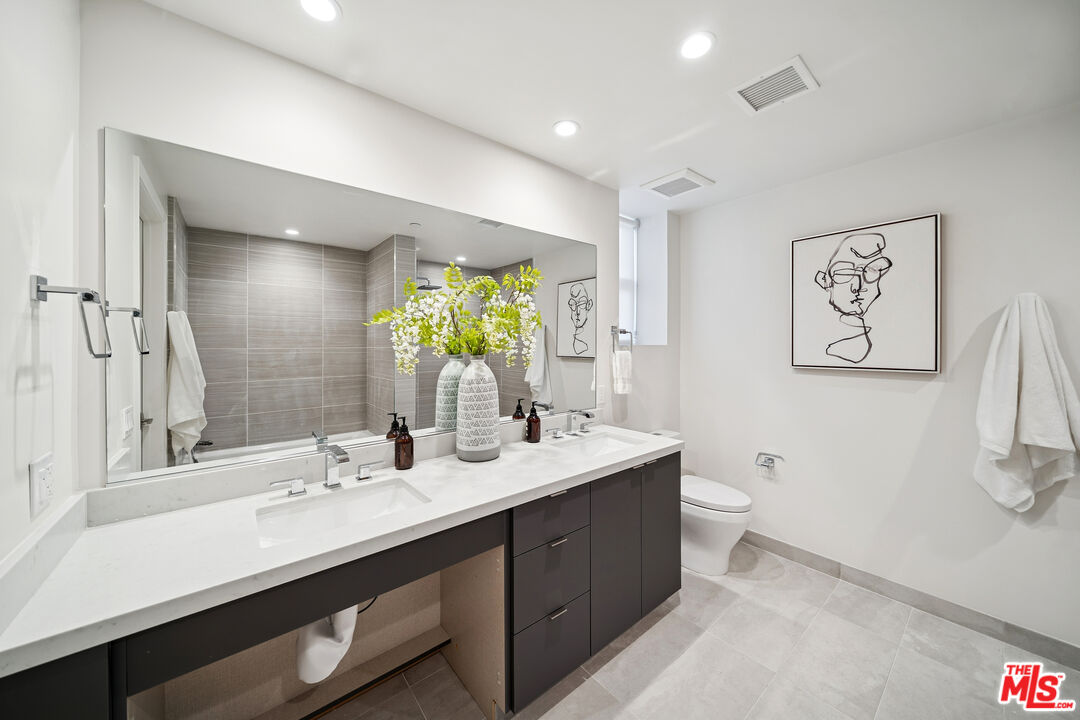 1051 South Corning Street, Unit 204 Los Angeles, CA 90035 - Photo 20 of 40