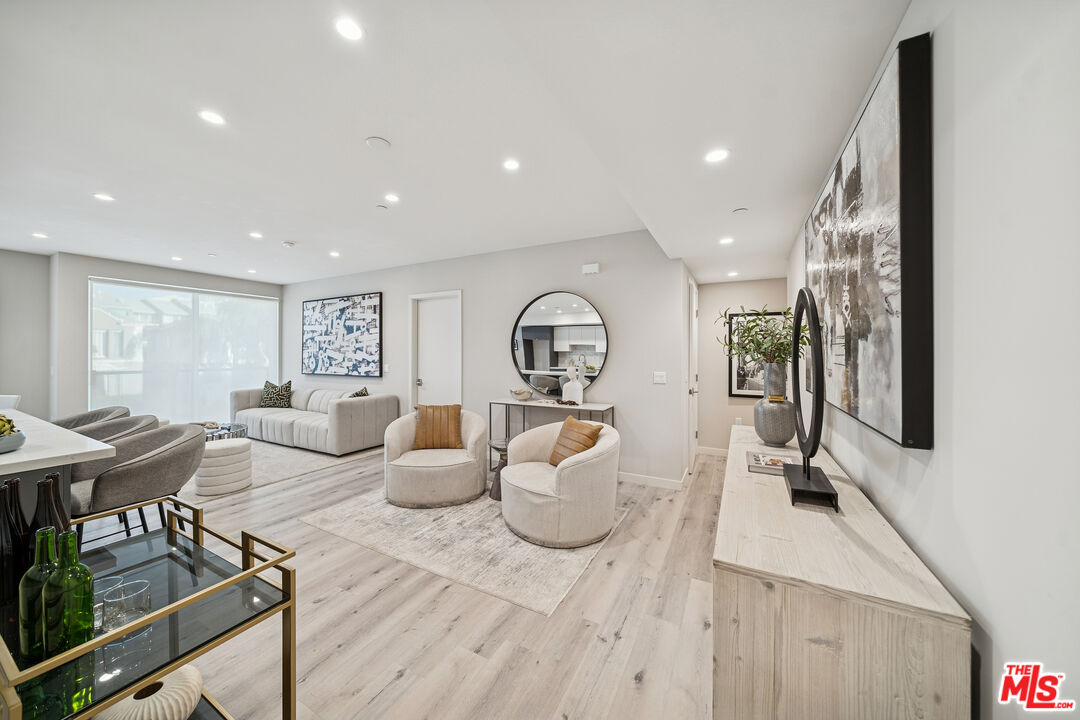 1051 South Corning Street, Unit 204 Los Angeles, CA 90035 - Photo 2 of 40