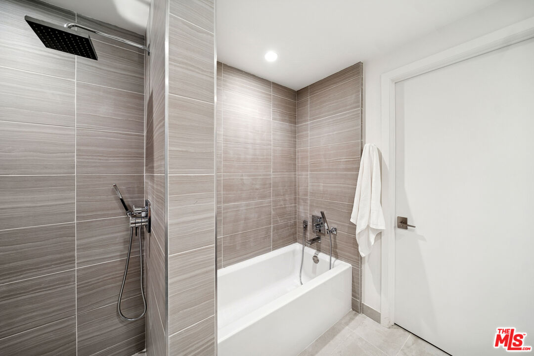 1051 South Corning Street, Unit 204 Los Angeles, CA 90035 - Photo 22 of 40