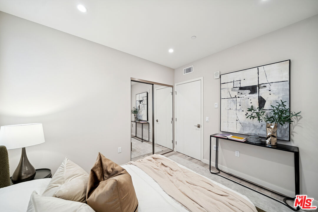 1051 South Corning Street, Unit 204 Los Angeles, CA 90035 - Photo 28 of 40