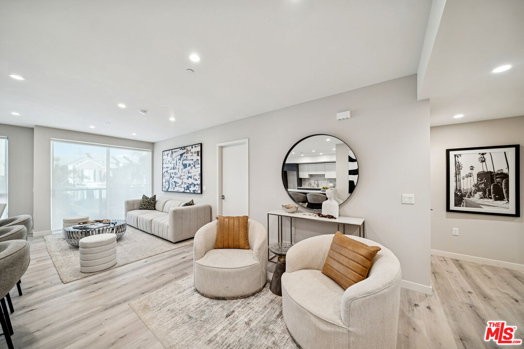 1051 South Corning Street, Unit 204 Los Angeles, CA 90035 - Photo 3 of 40