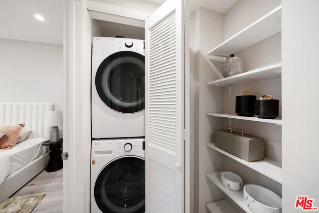 $5,170 | 1051 South Corning Street, Unit 204, Los Angeles, CA 90035