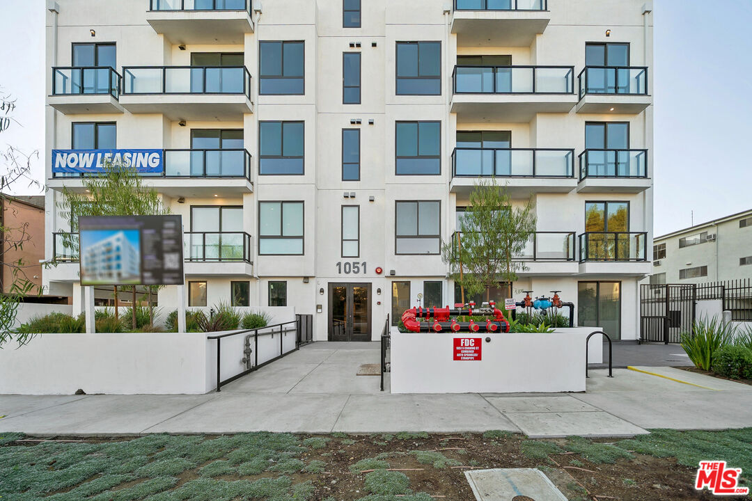 1051 South Corning Street, Unit 204 Los Angeles, CA 90035 - Photo 40 of 40