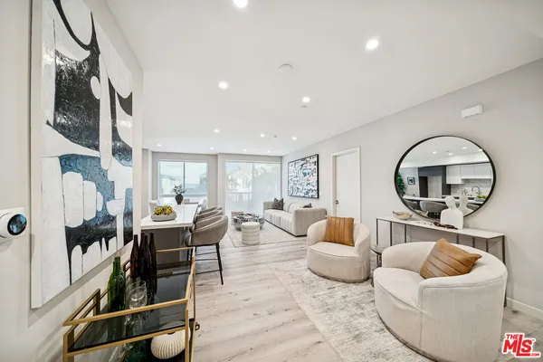 $5,170 | 1051 South Corning Street, Unit 204, Los Angeles, CA 90035
