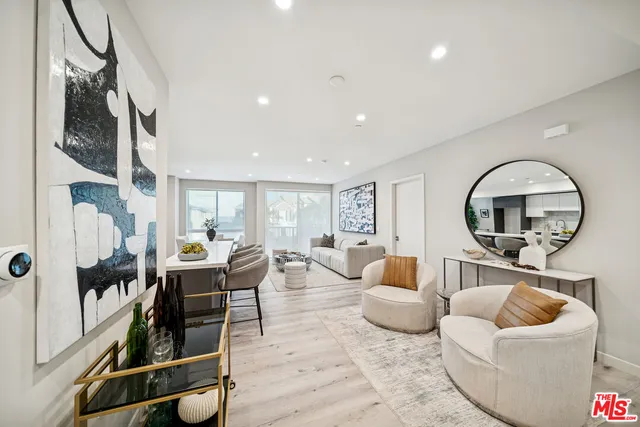 $5,170 | 1051 South Corning Street, Unit 204, Los Angeles, CA 90035