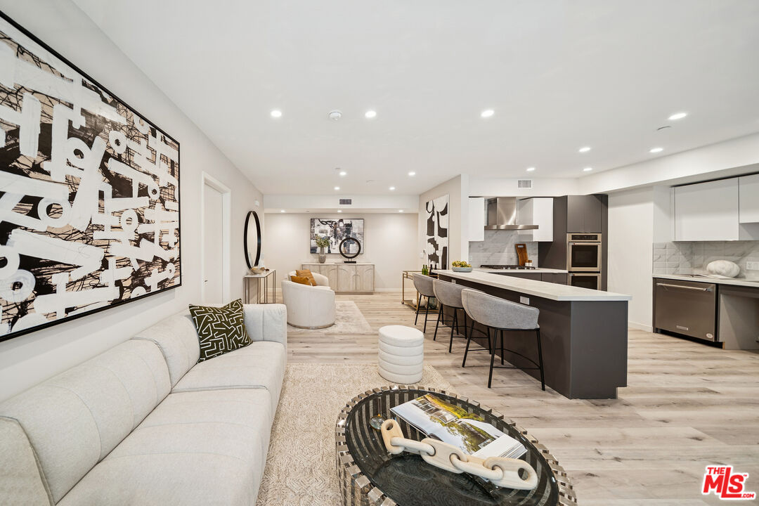 1051 South Corning Street, Unit 204 Los Angeles, CA 90035 - Photo 6 of 40