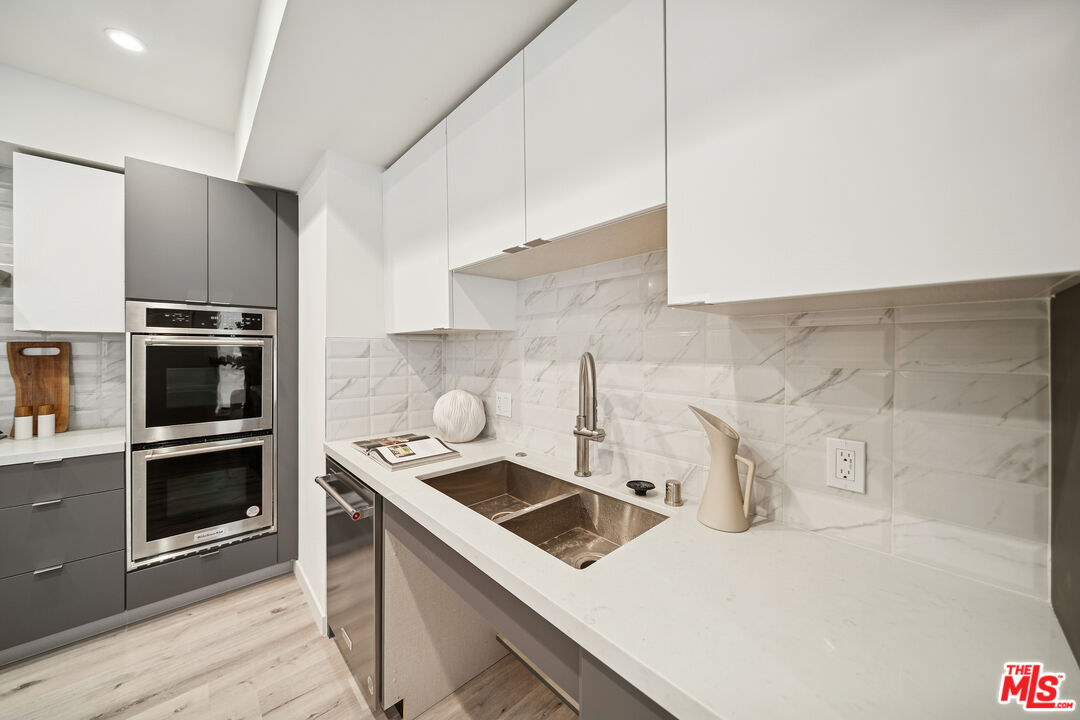 1051 South Corning Street, Unit 204 Los Angeles, CA 90035 - Photo 9 of 40