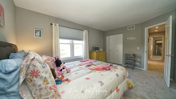 $435,000 | 3240 Midlane Drive, Wadsworth, IL 60083