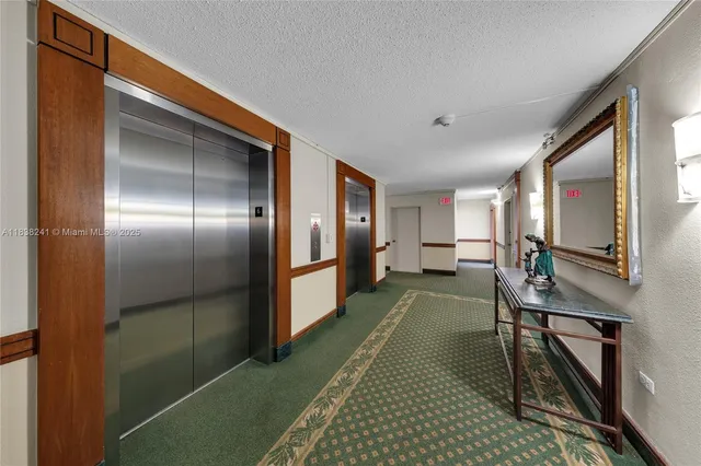 $6,450 | 5555 Collins Avenue, Unit 6D, Miami Beach, FL 33140