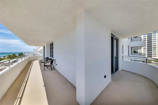 $6,450 | 5555 Collins Avenue, Unit 6D, Miami Beach, FL 33140