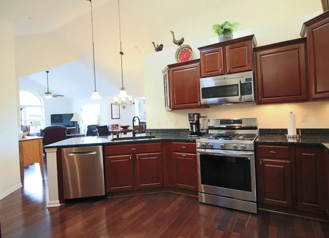 $539,900 | W250N5015 William Drive, Sussex, WI 53072