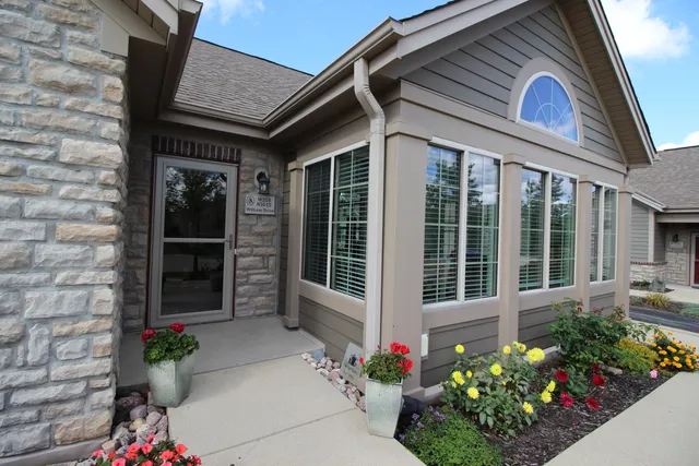 $539,900 | W250N5015 William Drive, Sussex, WI 53072