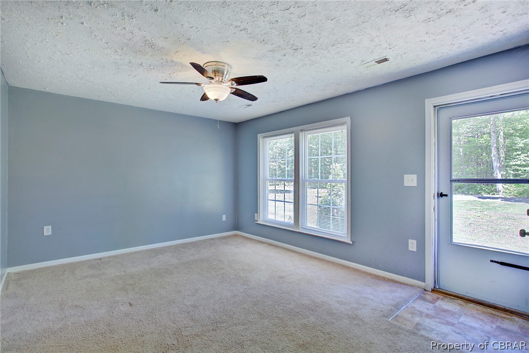 8041 Plantation Road Gloucester, VA 23061 - Photo 3 of 15 Living Room