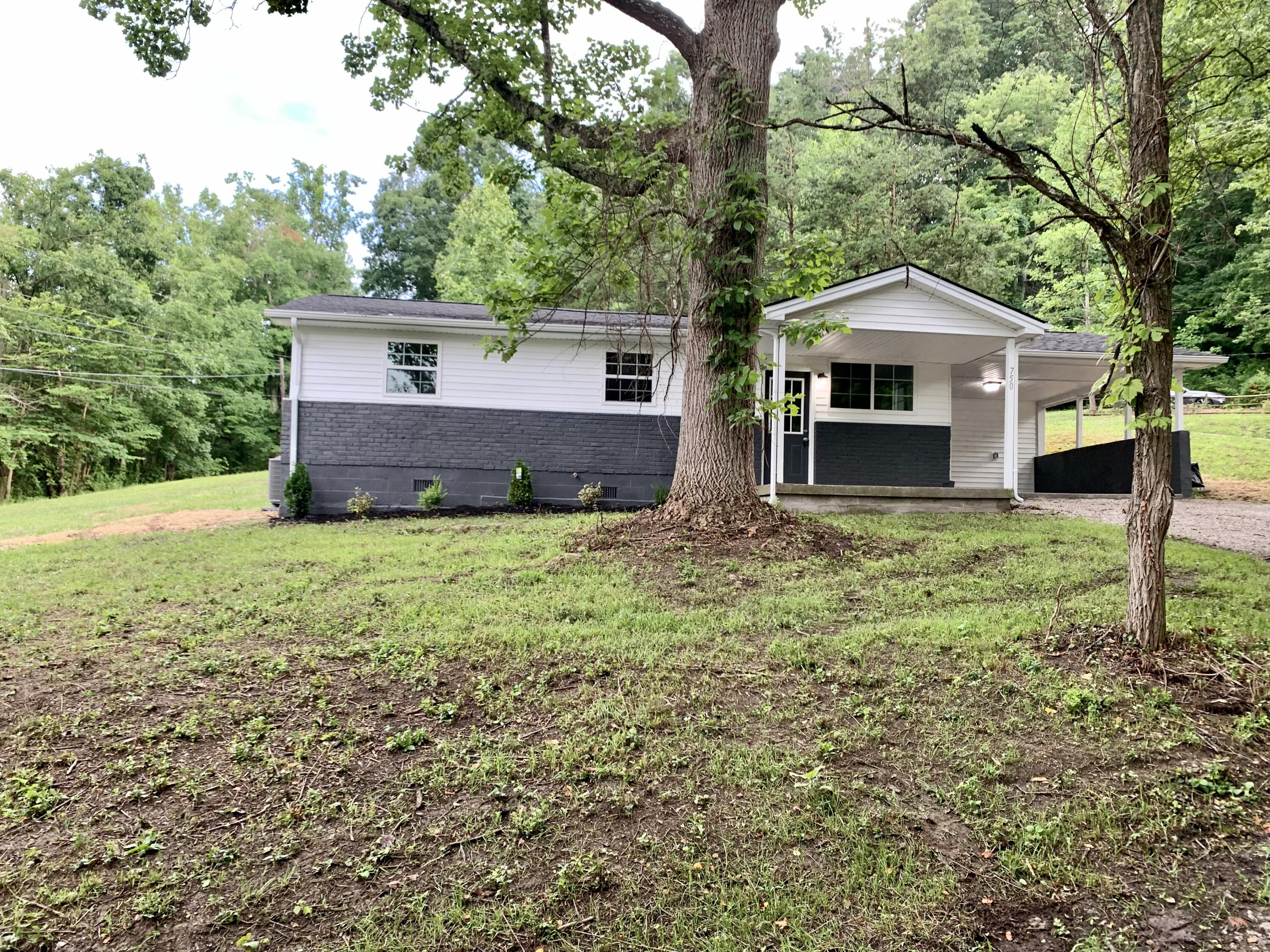 758 Mt Vernon Road Berea, KY 40403 - Photo 2 of 26 812FE709-F265-4C9E-B428-CD1A28C08197