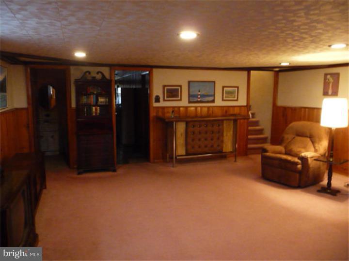 15120 Carter Road Philadelphia, PA 19116 - Photo 17 of 21 Family Room