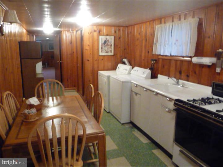 15120 Carter Road Philadelphia, PA 19116 - Photo 20 of 21 Laundry Room