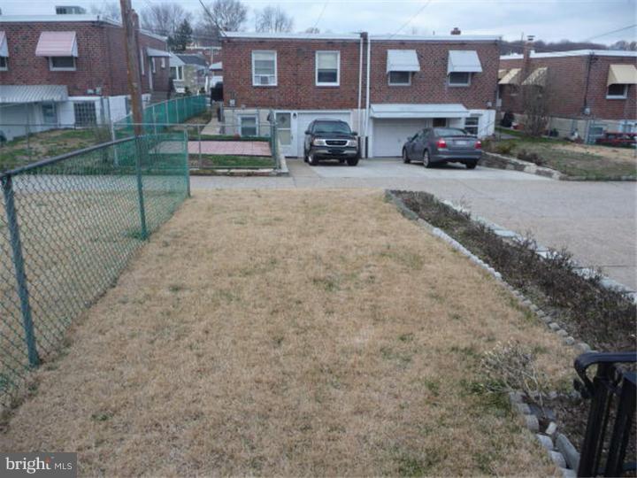 15120 Carter Road Philadelphia, PA 19116 - Photo 4 of 21 Exterior Back