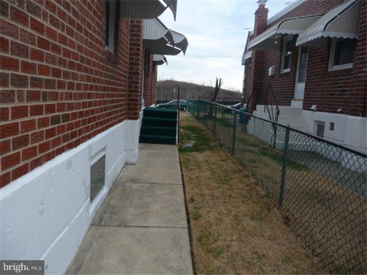 15120 Carter Road Philadelphia, PA 19116 - Photo 5 of 21 Exterior Side