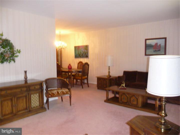 15120 Carter Road Philadelphia, PA 19116 - Photo 7 of 21 Living Room