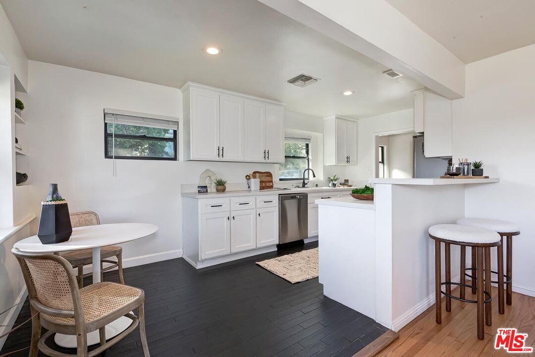 9125 David Avenue Los Angeles, CA 90034 - Photo 14 of 41