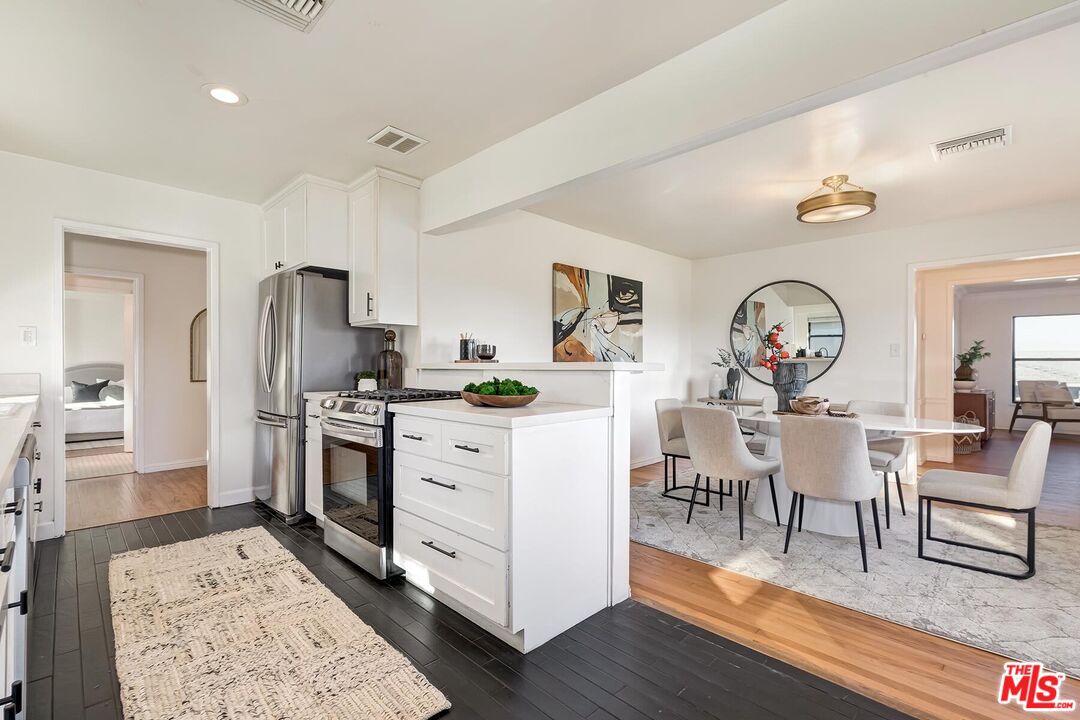 9125 David Avenue Los Angeles, CA 90034 - Photo 17 of 41