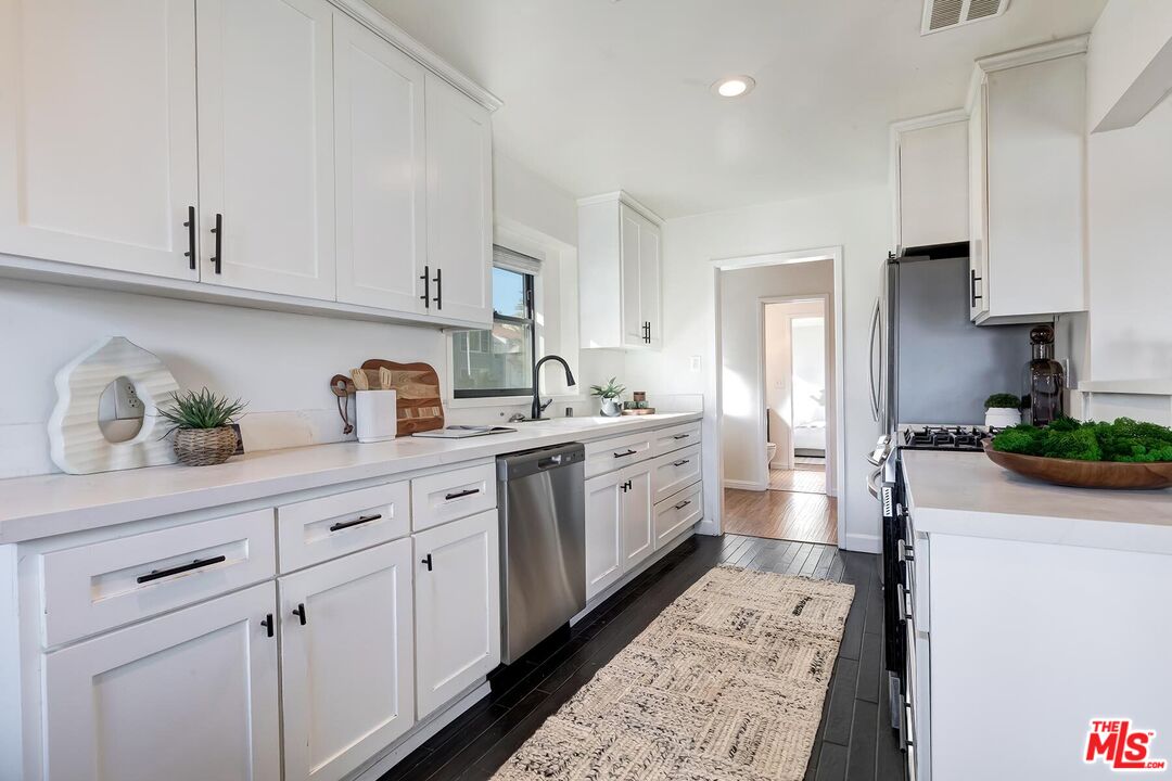 9125 David Avenue Los Angeles, CA 90034 - Photo 18 of 41