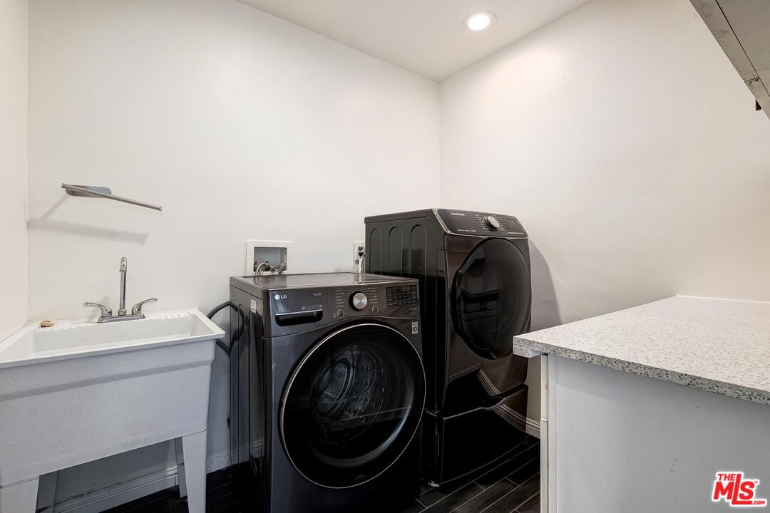 9125 David Avenue Los Angeles, CA 90034 - Photo 22 of 41