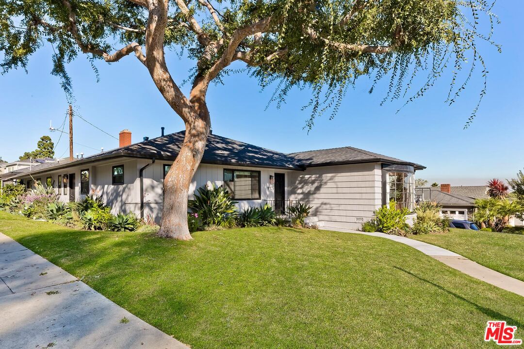 9125 David Avenue Los Angeles, CA 90034 - Photo 3 of 41