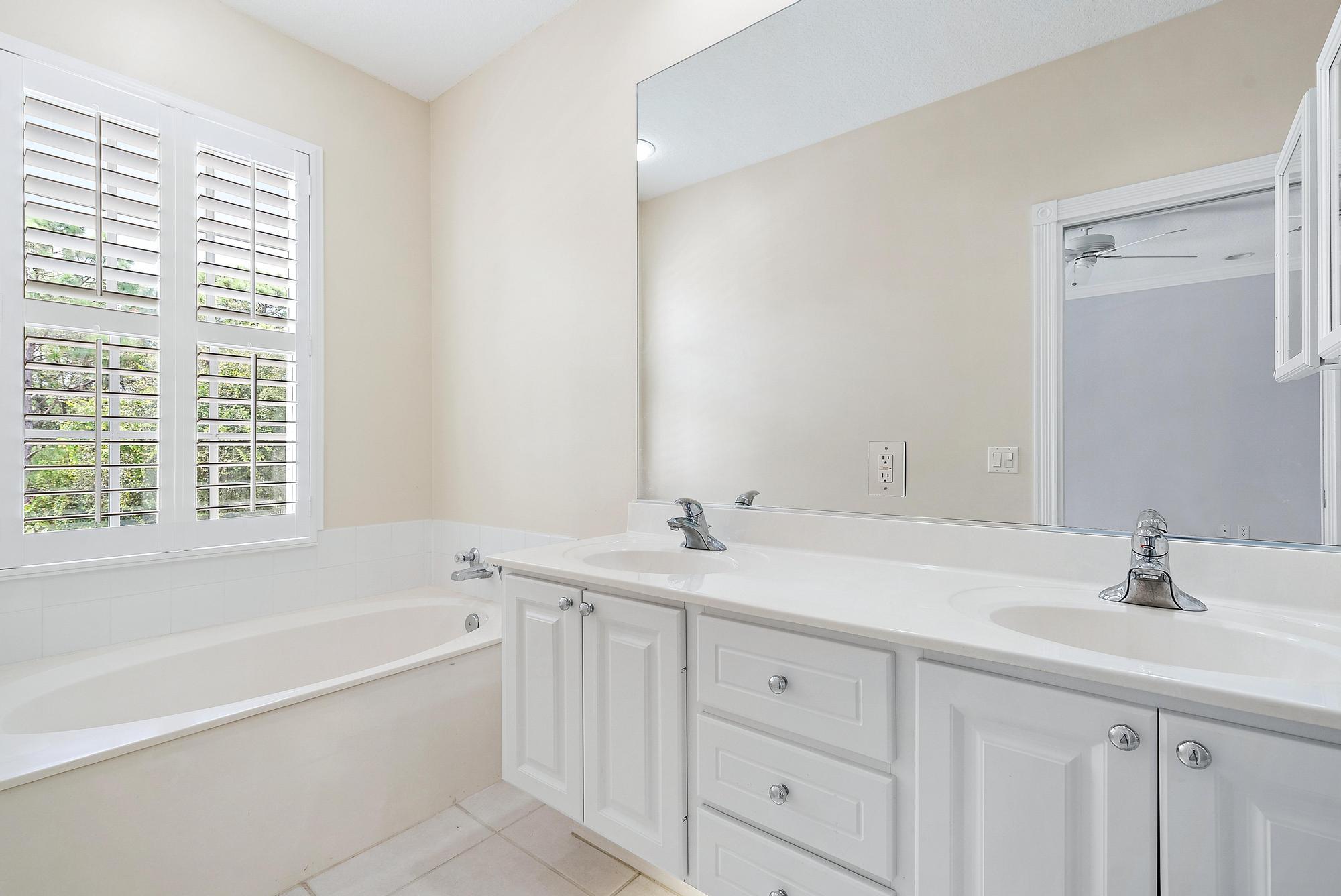 153 Andover Drive Jupiter, FL 33458 - Photo 15 of 22 153 Andover Dr