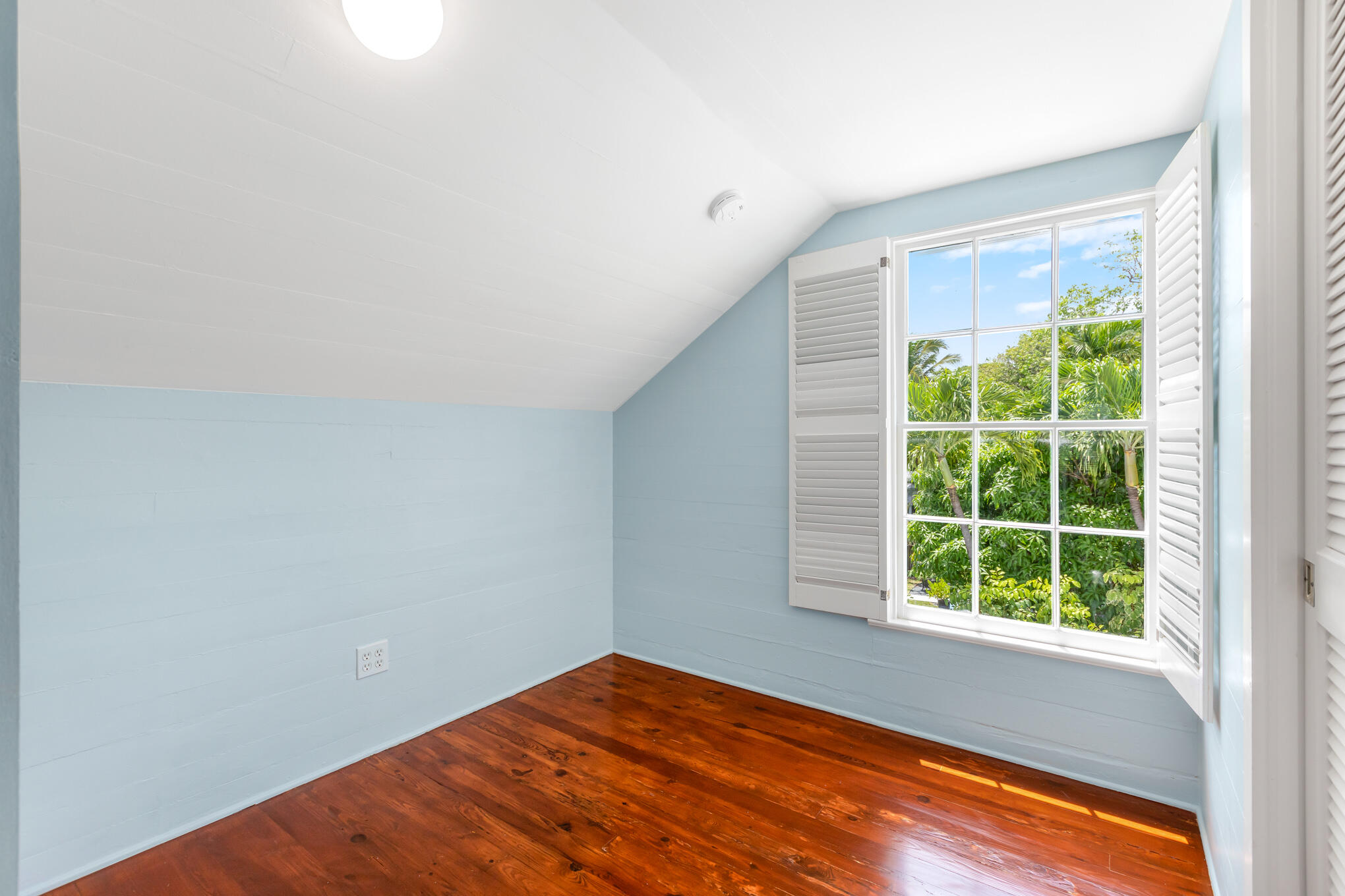 408 William Street Key West, FL 33040 - Photo 41 of 58 a view of empty room with window