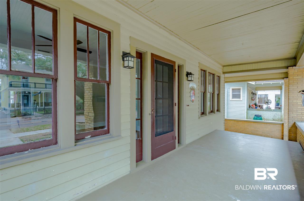 157 Houstreeton Street Mobile, AL 36606 - Photo 4 of 40